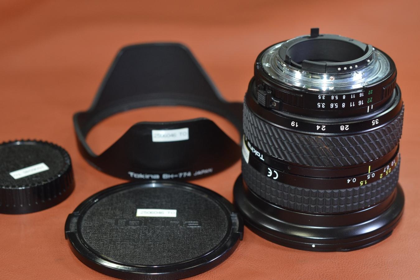 Tokina AF 19-35mm F3.5-4.5 純正フード付 【Nikon用】
