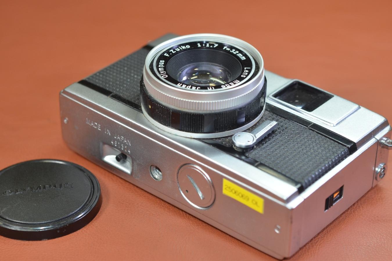 OLYMPUS PEN EED モルト交換済 【Olympus F.Zuiko 32/1.7 レンズ搭載】