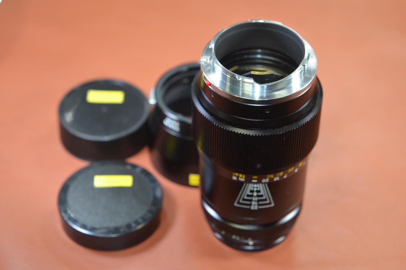 LEICA TELE-ELMAR M 135mm F4 Black 純正メタルフード12575付【265万台 1974年製】※キレイな物をお探しの方必見!!自信ありの逸品!!