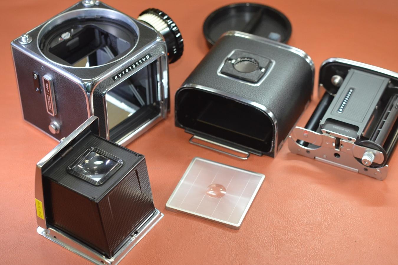 HASSELBLAD 500C(スクリーン交換可能タイプ) 【FILM MAGAZINE A12、KNOB METER付】※キレイな物をお探しの方必見!!自信ありの逸品!!