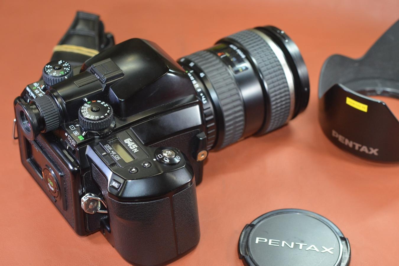 PENTAX 645N SMC PENTAX-FA 645 45-85/4.5、120フィルムバック付 【純正フード、ストラップ付】