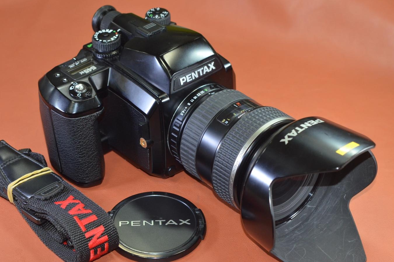PENTAX 645N SMC PENTAX-FA 645 45-85/4.5、120フィルムバック付 【純正フード、ストラップ付】
