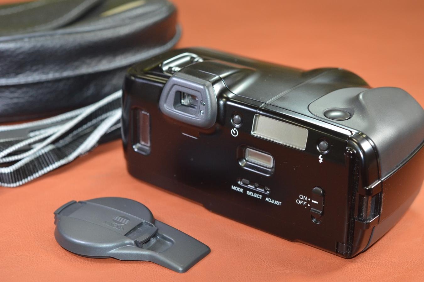 MINOLTA  APEX105 純正ケース、ストラップ付【MINOLTA ZOOM35-105/4-6.7レンズ 搭載】