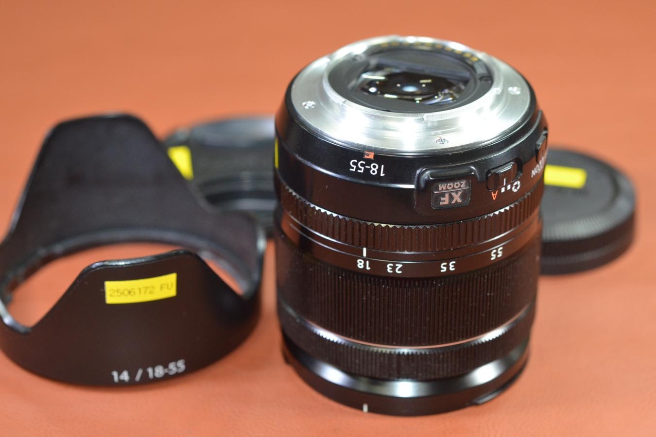 FUJINON XF 18-55mm F2.8-4 R LM OIS 純正フード付 【FUJIFILM Xマウントレンズ】