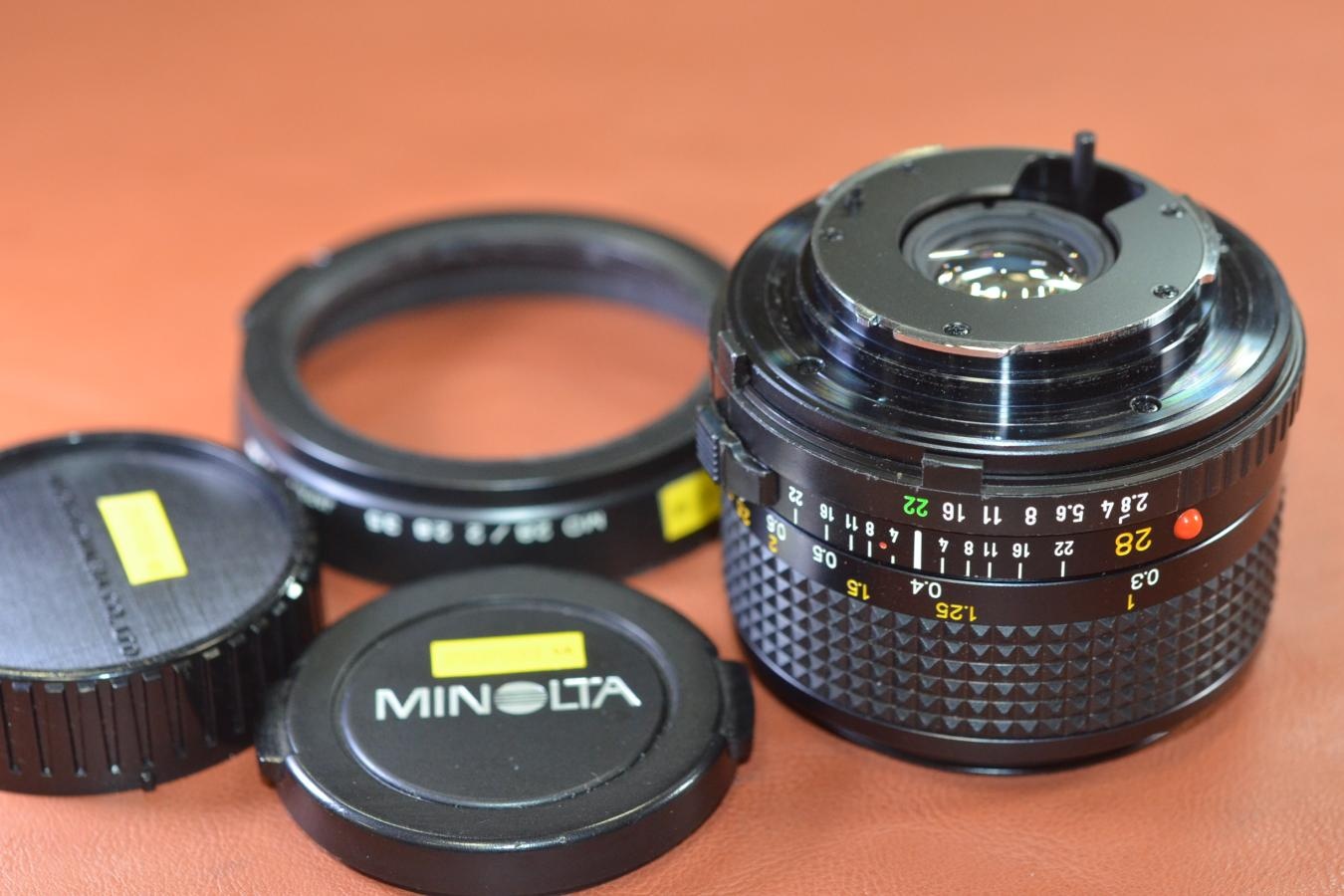 MINOLTA NEW MD 28mm F2.8 純正フード付【カメラ女子に絶大な人気のオールドレンズ】