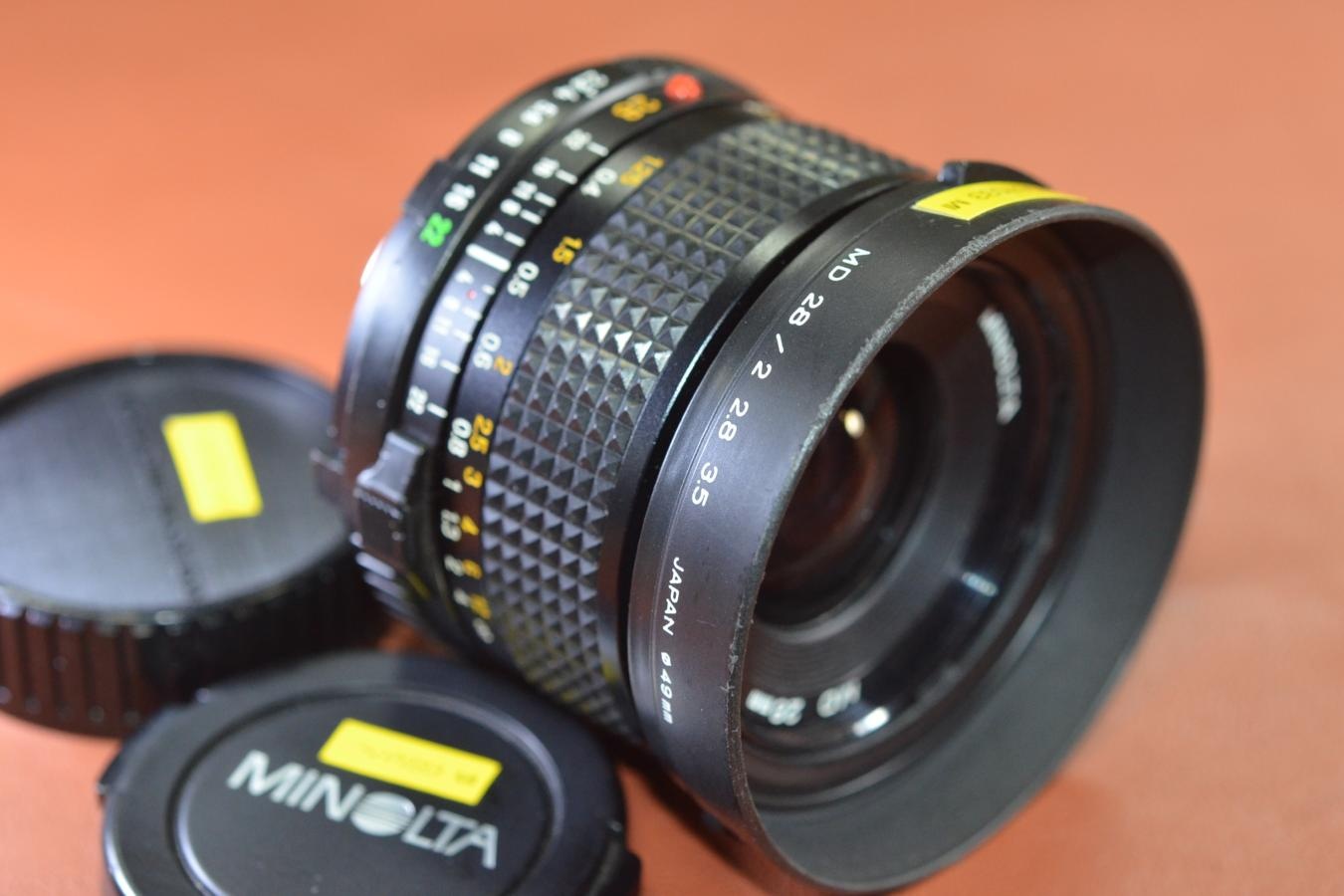 MINOLTA NEW MD 28mm F2.8 純正フード付【カメラ女子に絶大な人気のオールドレンズ】