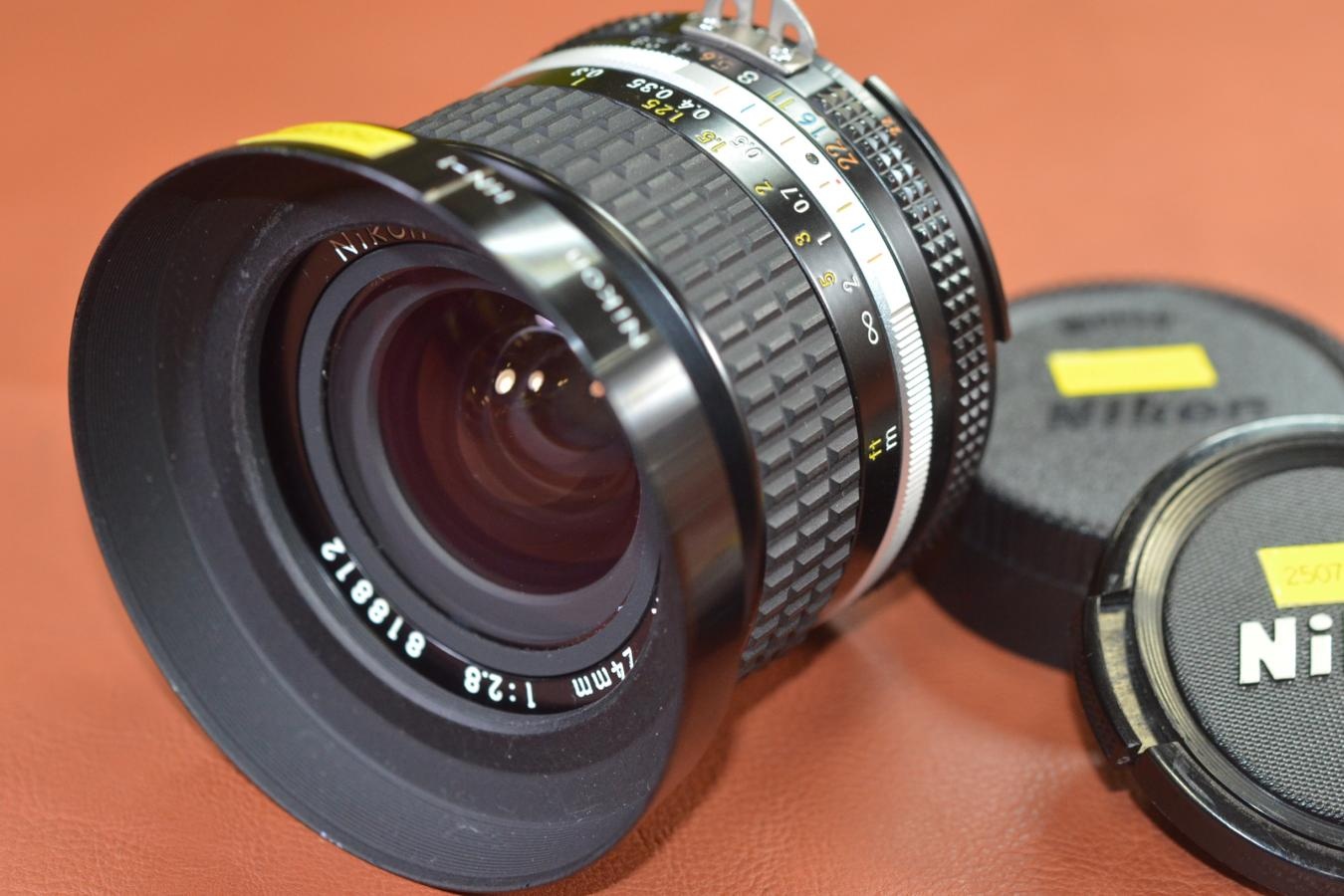 Nikon Ai-S NIKKOR 24mm F2.8【純正メタルフードHN-1付】