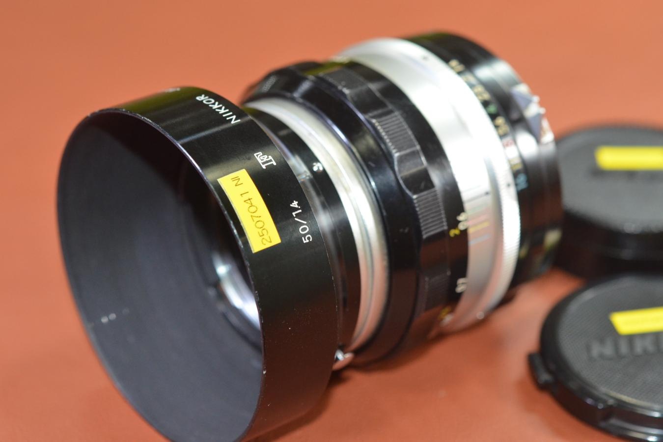Nippon Kogaku NIKKOR-S Auto 50mm F1.4 【純正メタルフード大文字F付】