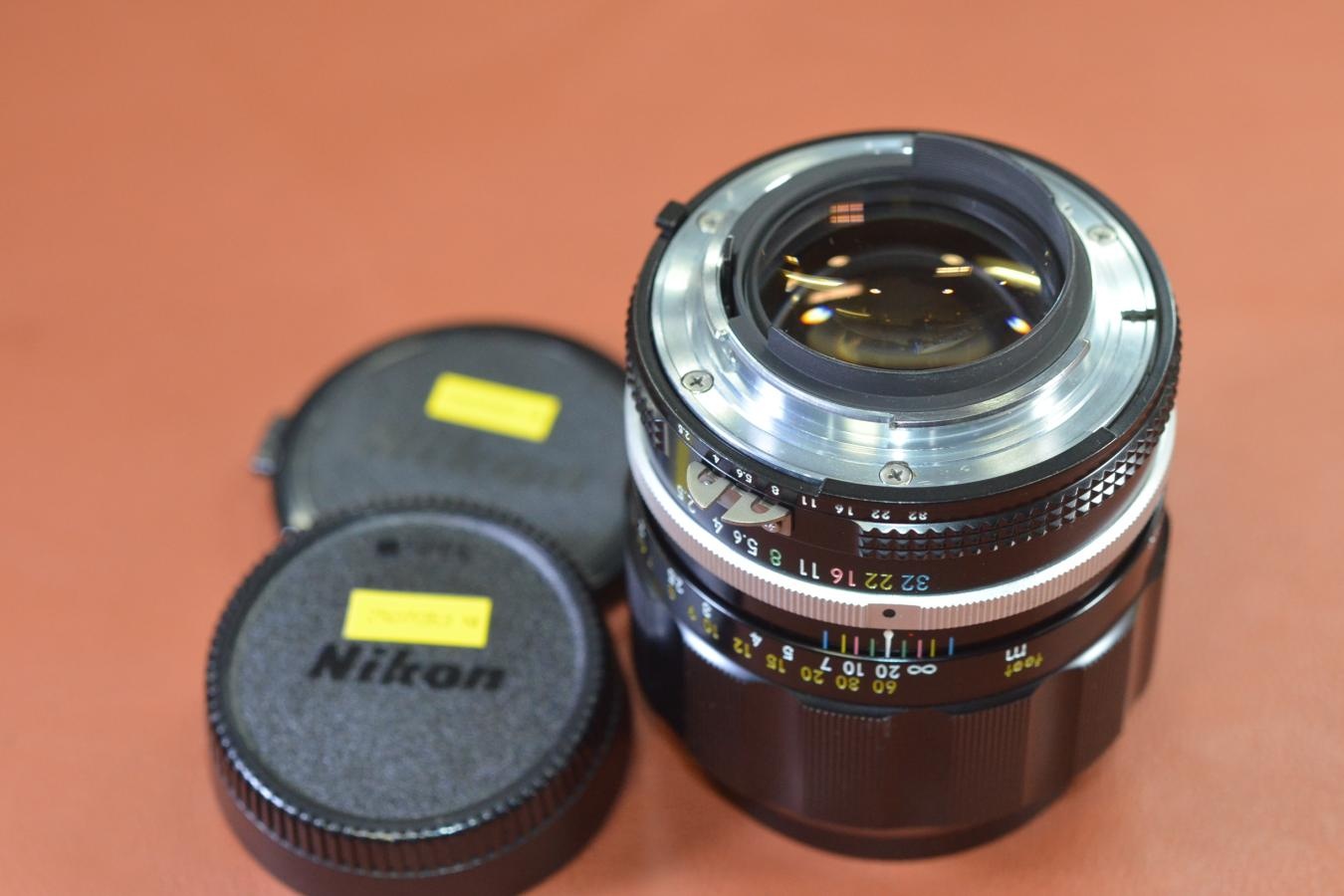 Nikon NIKKOR-P Auto 105mm F2.5 Ai改