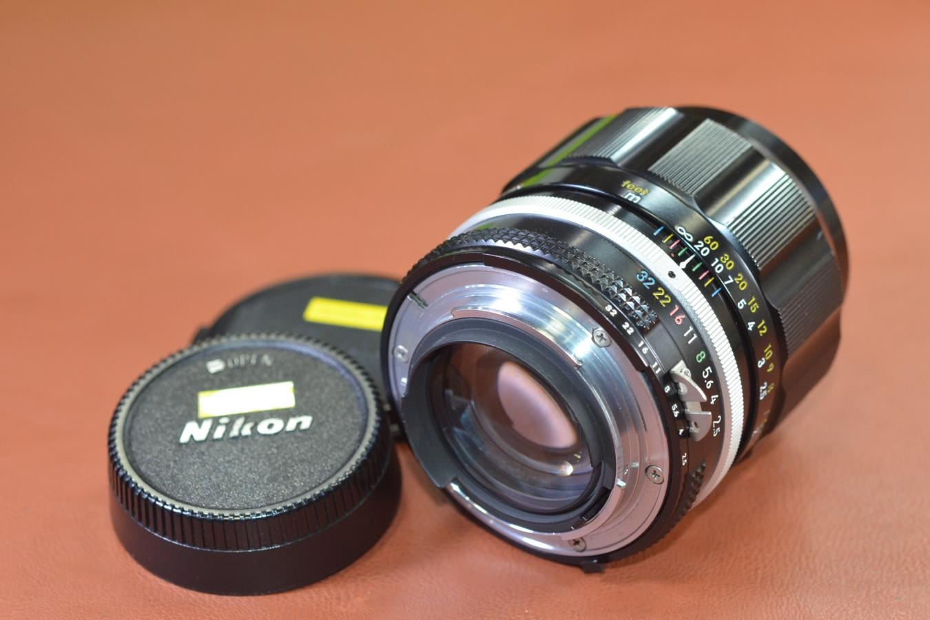 Nikon NIKKOR-P Auto 105mm F2.5 Ai改