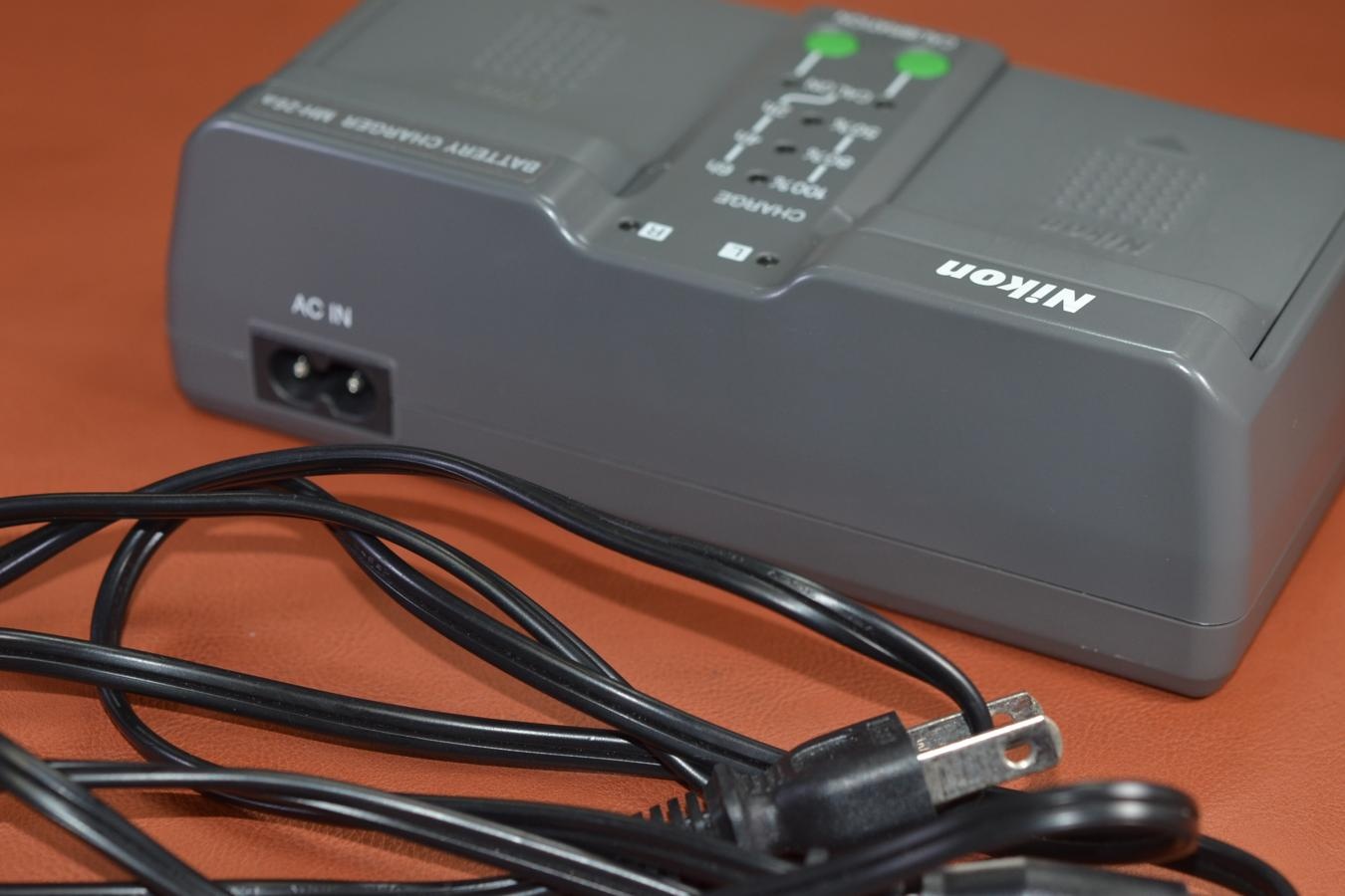 Nikon BATTERY CHARGER MH-26a 【Nikon D6、D5、D4S、D4、Z9等用】