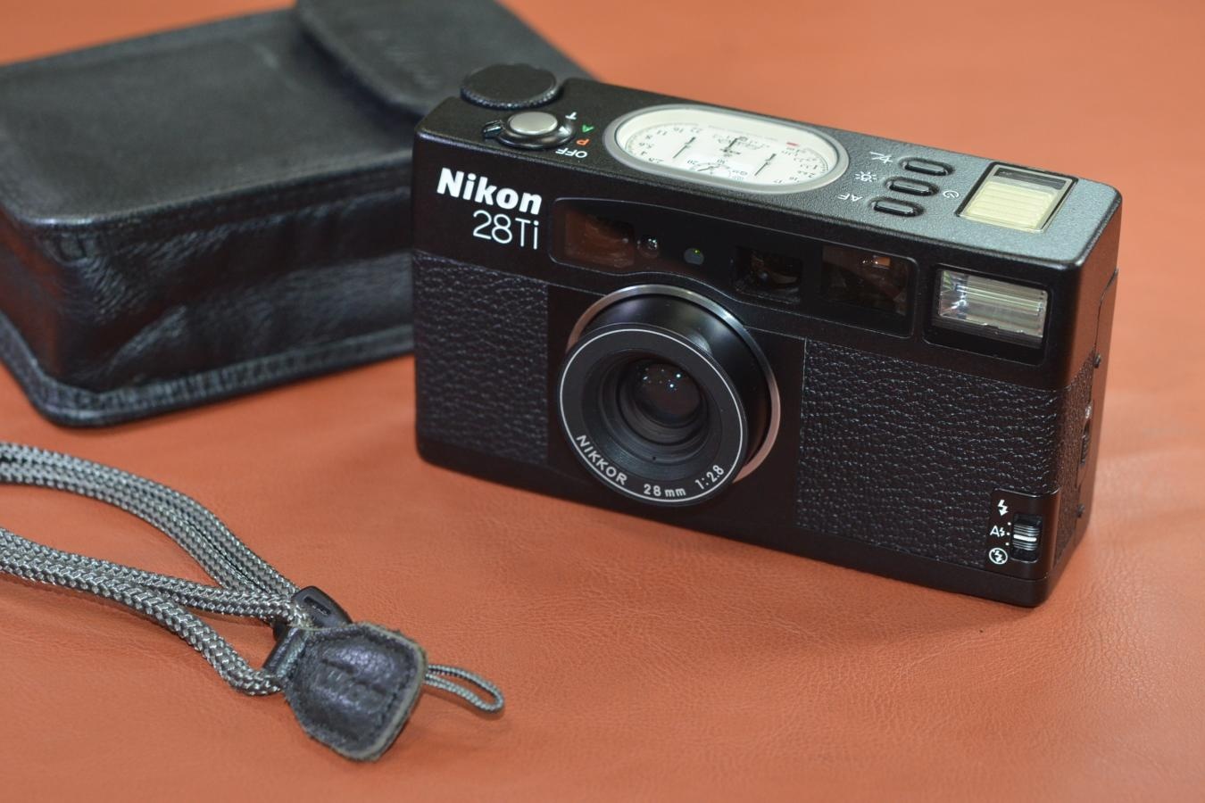 【希 少】Nikon 28Ti  純正ケース、ストラップ付【キレイな物をお探しの方必見!!自信ありの逸品!!】