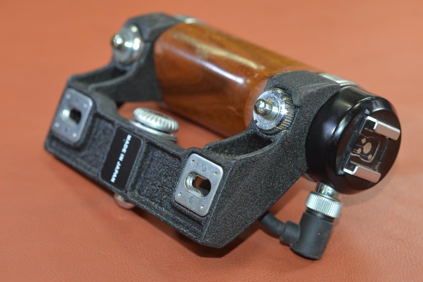 【希 少】PENTAX ホットシューグリップ 67II SPシンクロコード付 【PENTAX 67II用】