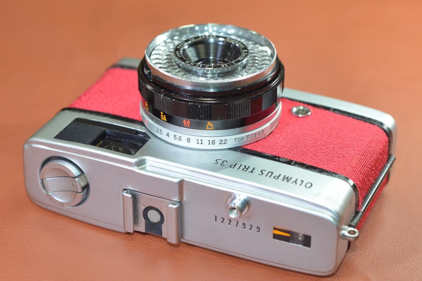 【リメイクカメラ】OLYMPUS TRIP 35 Silver モルト交換済 【Olympus D.Zuiko 40/2.8レンズ搭載】