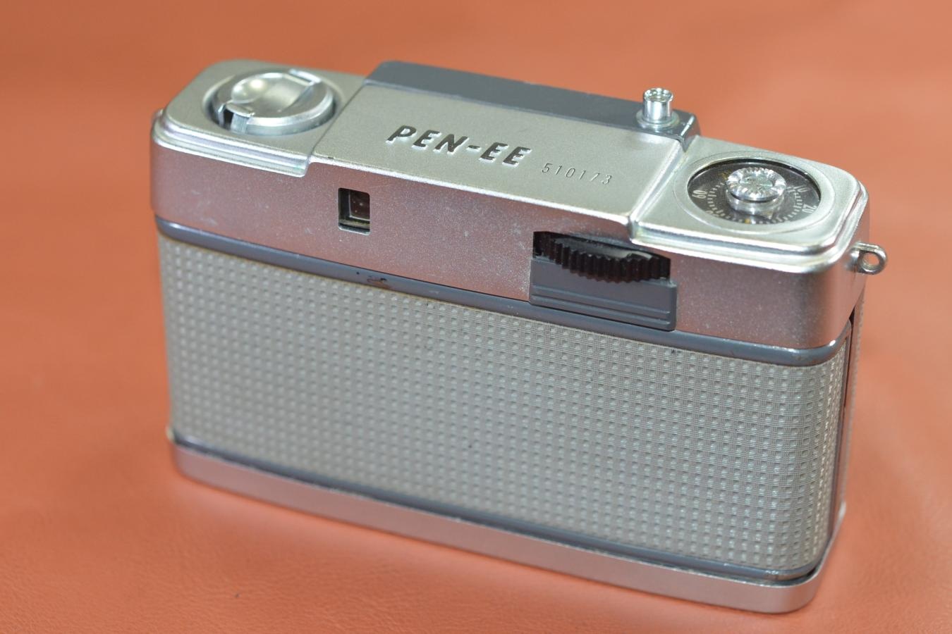 OLYMPUS PEN-EE 後期型 モルト交換済【Olumpus D.Zuiko 2.8cm F3.5 レンズ搭載】