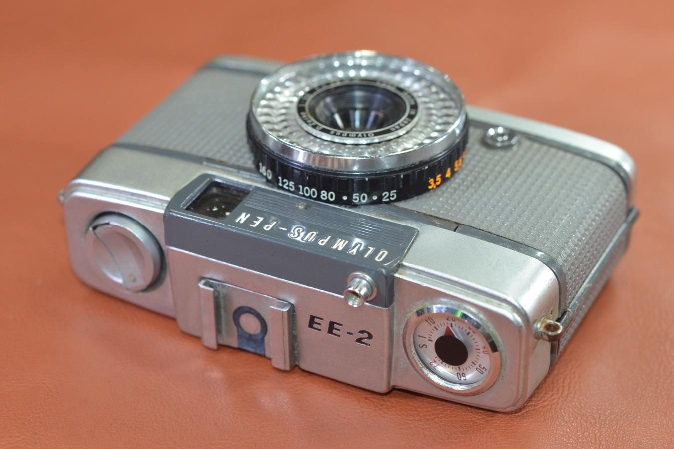 OLYMPUS PEN EE-2 モルト交換済【Olumpus D.Zuiko 28mm F3.5 レンズ搭載】