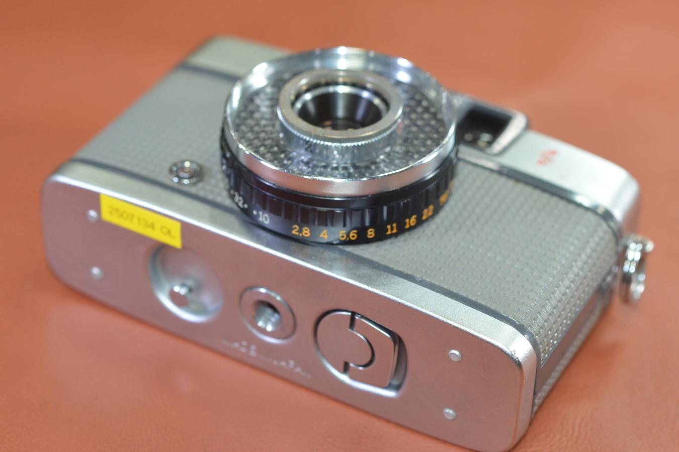 OLYMPUS PEN-EES 後期型 モルト交換済 純正フィルター付【Olumpus D.Zuiko 3cm F2.8 レンズ搭載】