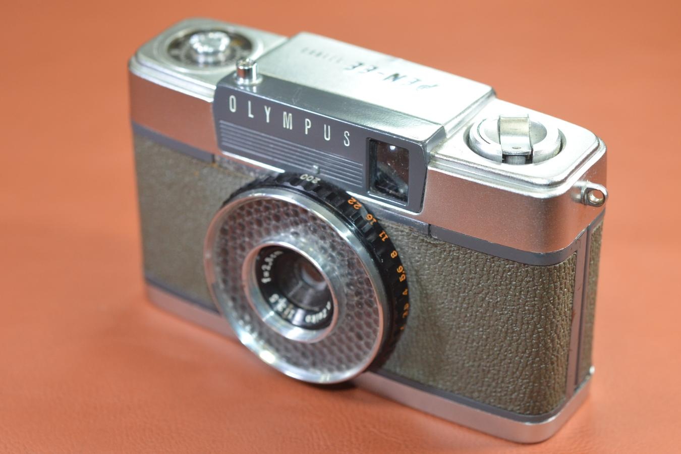 OLYMPUS PEN-EE 前期型 モルト交換済【Olumpus D.Zuiko 2.8cm F3.5 レンズ搭載】