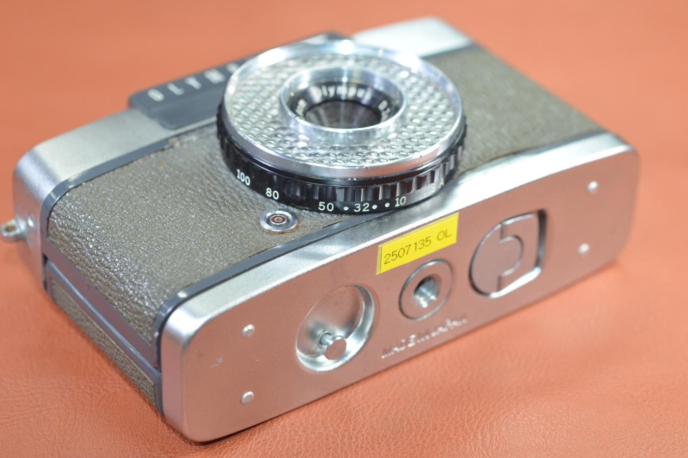 OLYMPUS PEN-EE 前期型 モルト交換済【Olumpus D.Zuiko 2.8cm F3.5 レンズ搭載】