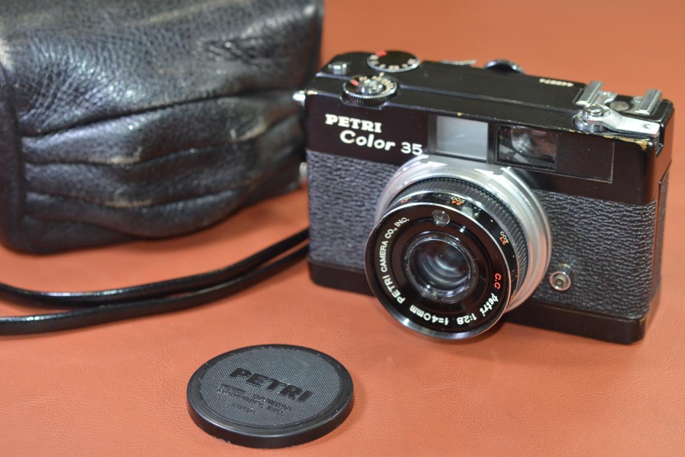 【希 少】PETRI Color 35 Black 純正ケース、ストラップ付 【C.C Petri 40/2.8レンズ搭載】