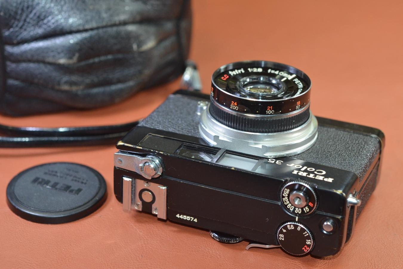 【希 少】PETRI Color 35 Black 純正ケース、ストラップ付 【C.C Petri 40/2.8レンズ搭載】