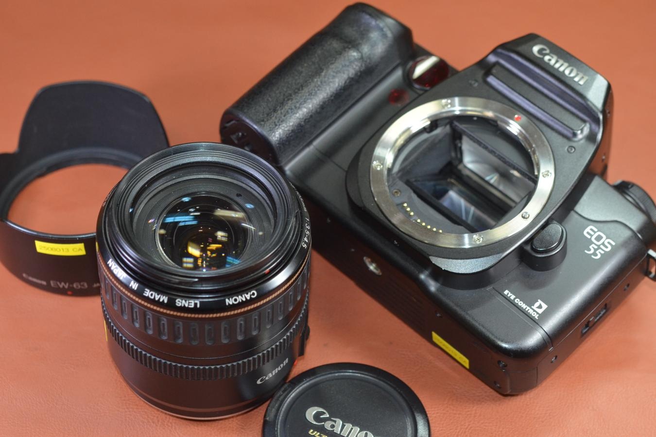 Canon EOS 55 Black EF28-105/3.5-4.5 USM付 【純正フードWE-63付】