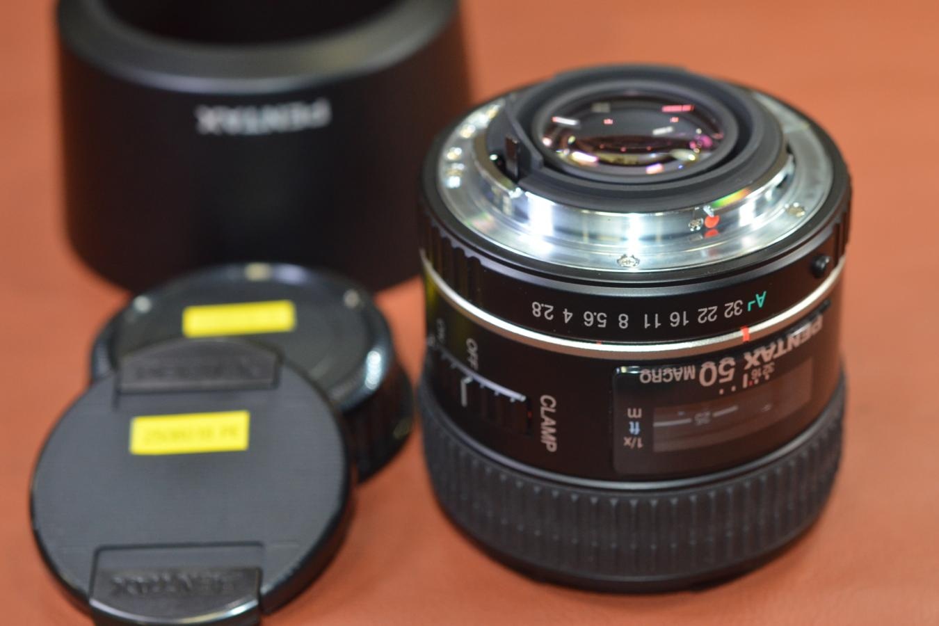 SMC PENTAX-D FA 50mm F2.8 MACRO 純正フード付 【キレイな物をお探しの方必見!!自信ありの逸品!!】