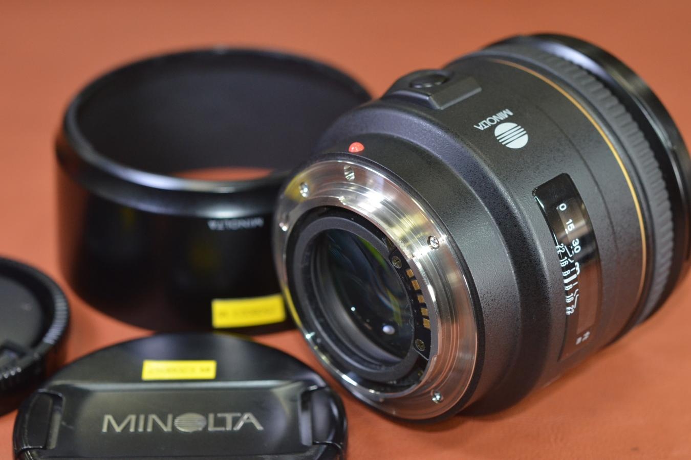 MINOLTA AF 85mm F1.4G 純正フード付 【キレイな物をお探しの方必見!!自信ありの逸品!!】