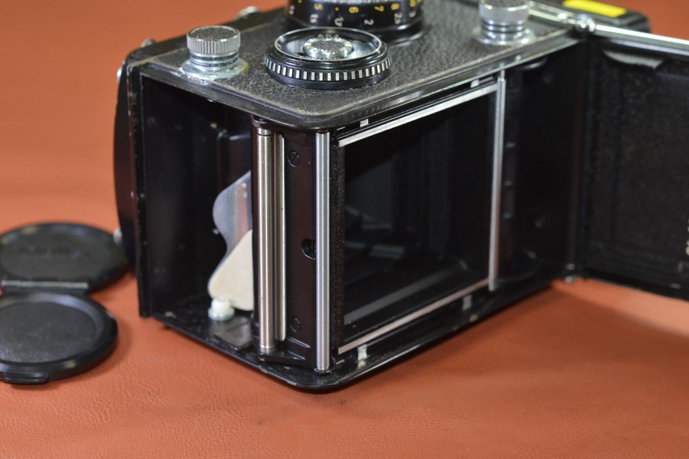 【委 託 品】ROLLEIFLEX 2.8F 【Carl Zeiss Planar 80/2.8レンズ搭載】