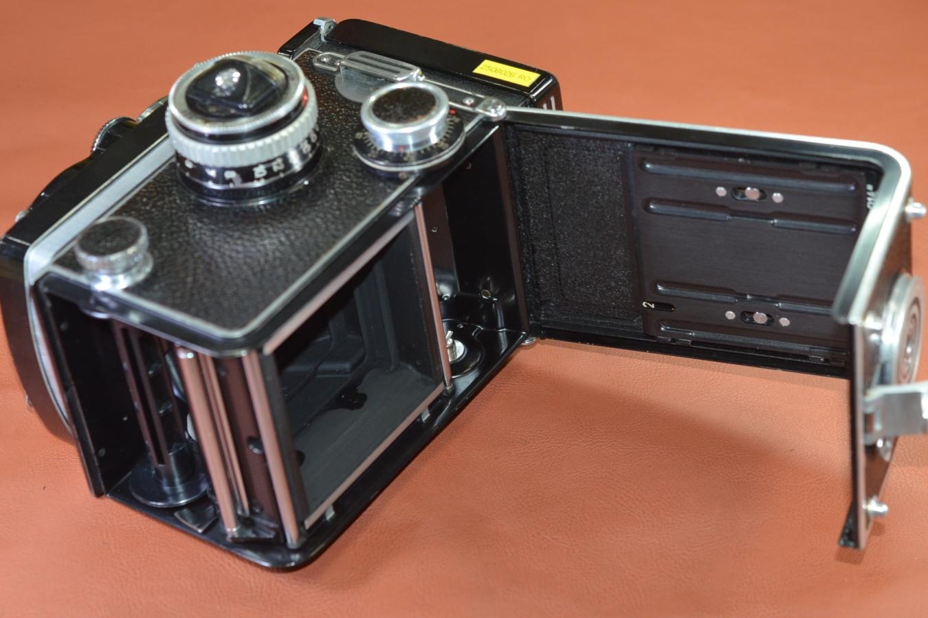 【委 託 品】ROLLEIFLEX 2.8E 【Carl Zeiss Planar 80/2.8レンズ搭載】