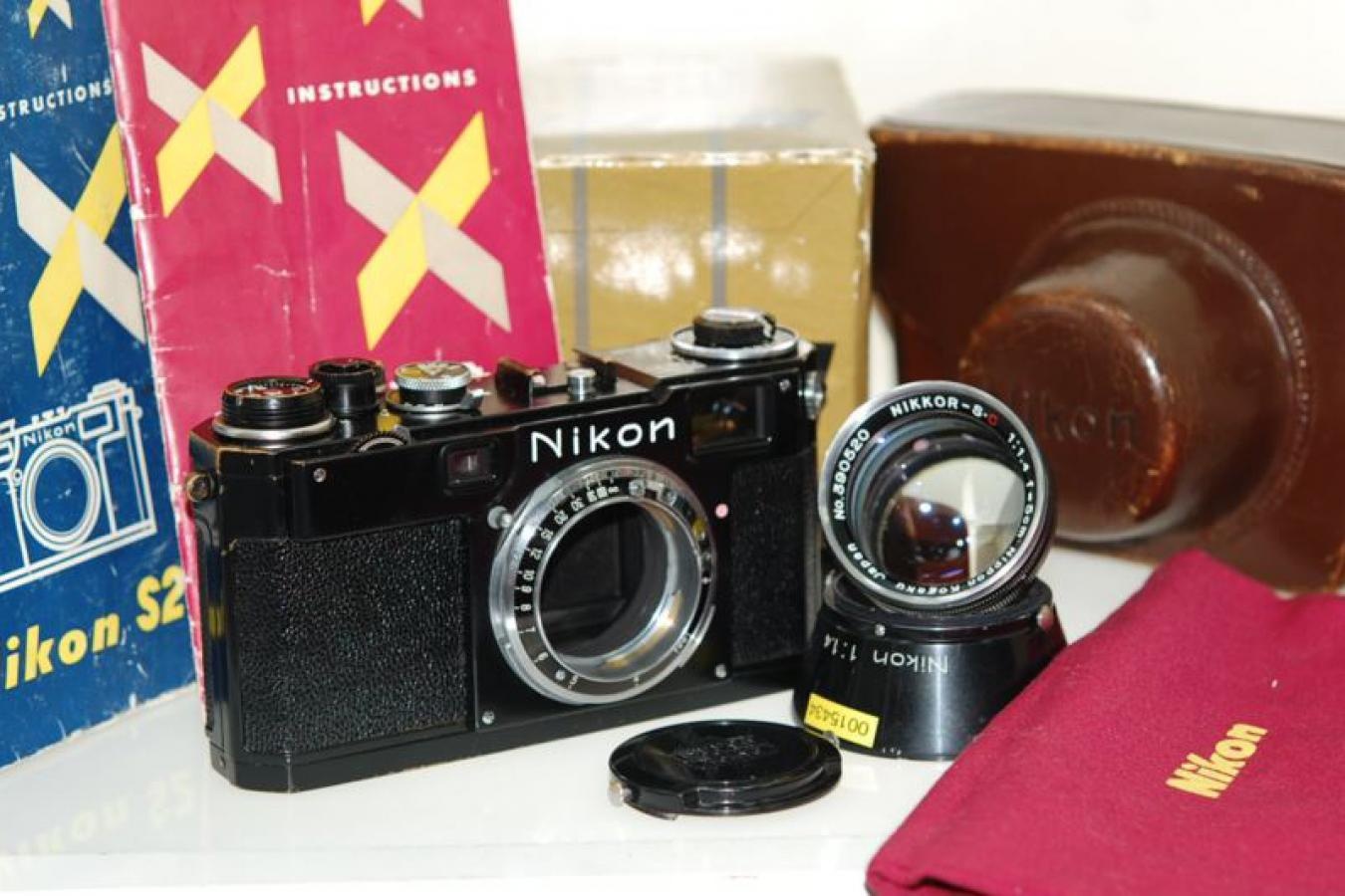 【コレクション向け 希 少】 ニコン S2 ブラック NIKKOR-S・C 5cm F1.4付 【純正ケース、フード、取説(和文、英文)、巾着袋、元箱付一式】 ※この個体は6194000番台〜6194