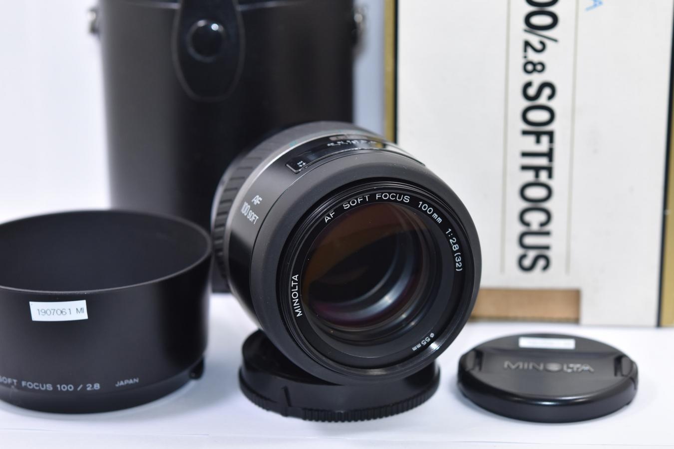 【希 少】 MINOLTA AF SOFT FOCUS 100mm F2.8 【純正フード、ケース、元箱付一式】
