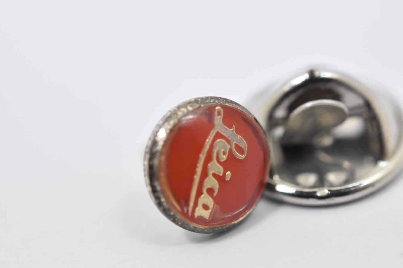 【希 少】 LEICA ピンバッジ