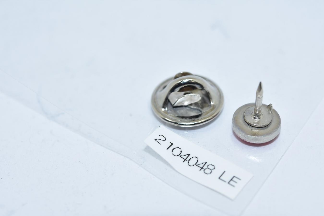 【希 少】LEICA ピンバッジ