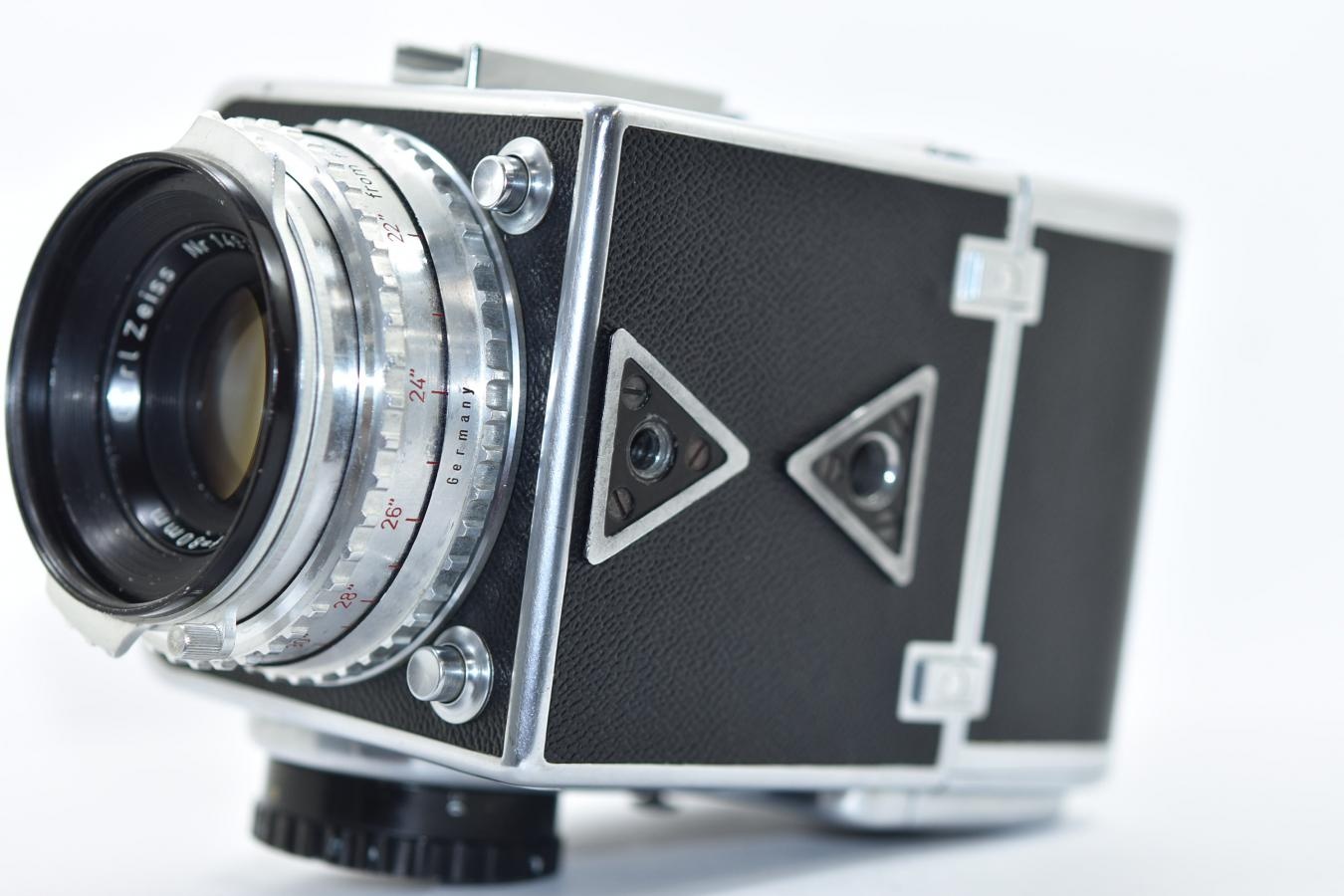 【希 少】 HASSELBLAD 1000F Carl Zeiss Tessar 80/2.8付 【純正フィルムマガジン付】