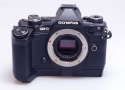 オリンパス OM-D E-M5 MarkII + HLD-8G
