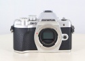 オリンパス E-M10 MarkIII ボディ シルバー