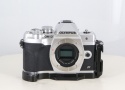 オリンパス E-M10 MARK4 ボデイ シルバー