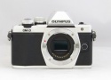 オリンパス OM-D E-M10 MARK2 ボデイ シルバー