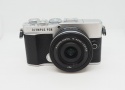 オリンパス  E-P7 14-42EZレンズキツト シルバー