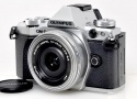 OM-D E-M5 Mark II ボディ 14-42EZ レンズ付