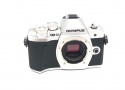 オリンパス OM-D E-M10 MarkIII ボディ シルバー