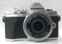 OM-D E-M10III MズイコーD14-42EZ
