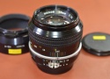 Nikon NEW NIKKOR 50mm F1.4 Ai改 【純正メタルフードHS-9付】