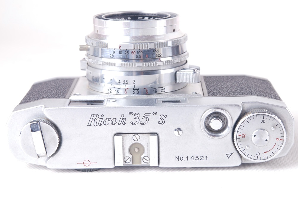 【良品】RICOH/リコー35 S RIKEN 45/2.8レンズ付 シルバー 革ケース、フード付