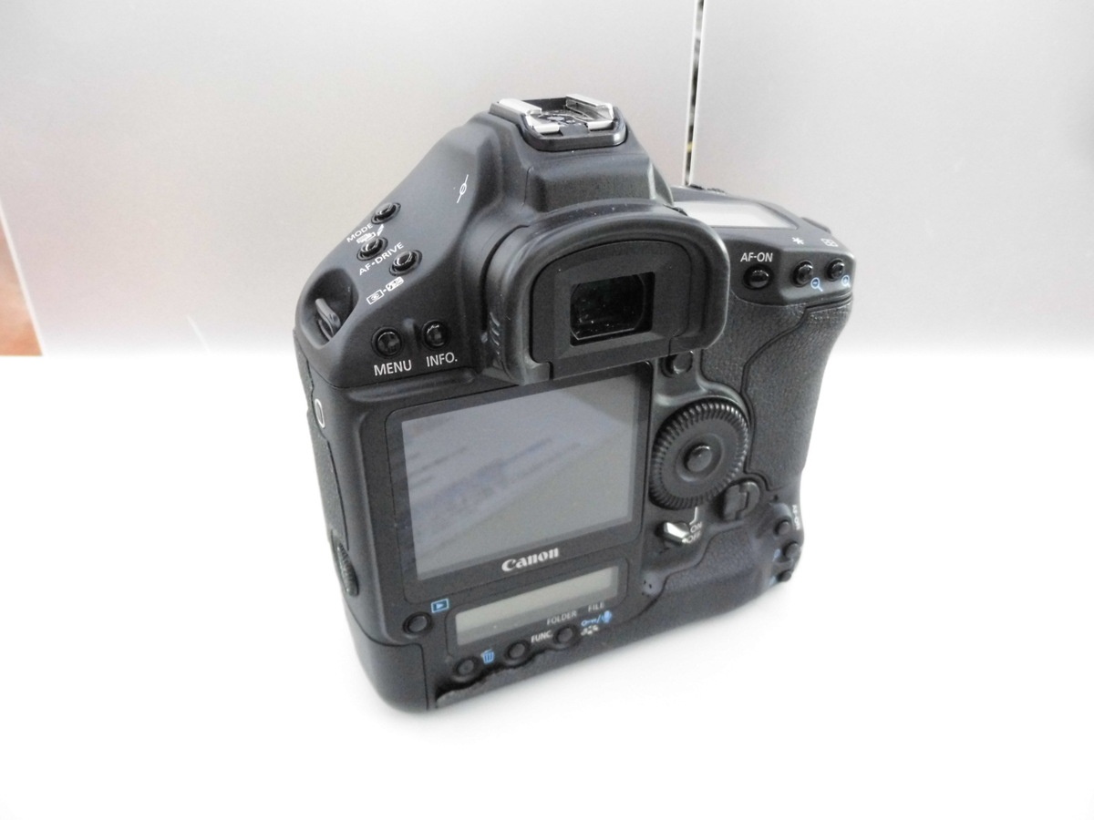 キヤノン EOS-1Ds MarkIII
