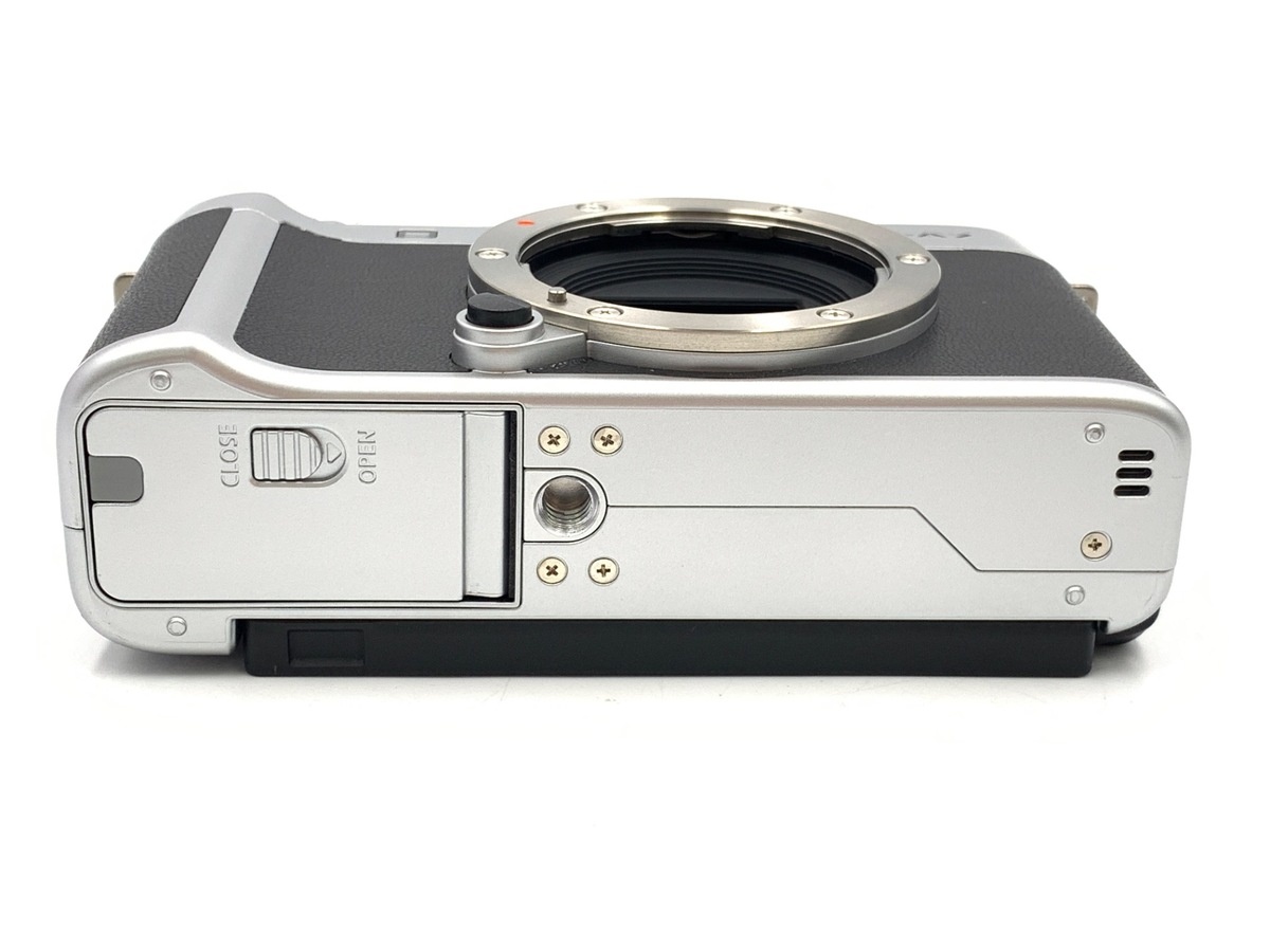 フジフイルム X-A7 ボディ シルバー