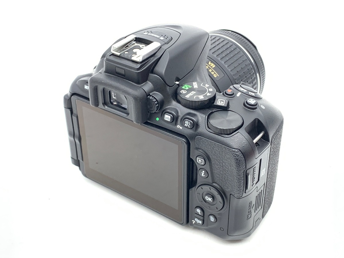 ニコン D5600 18-55 VR レンズキット