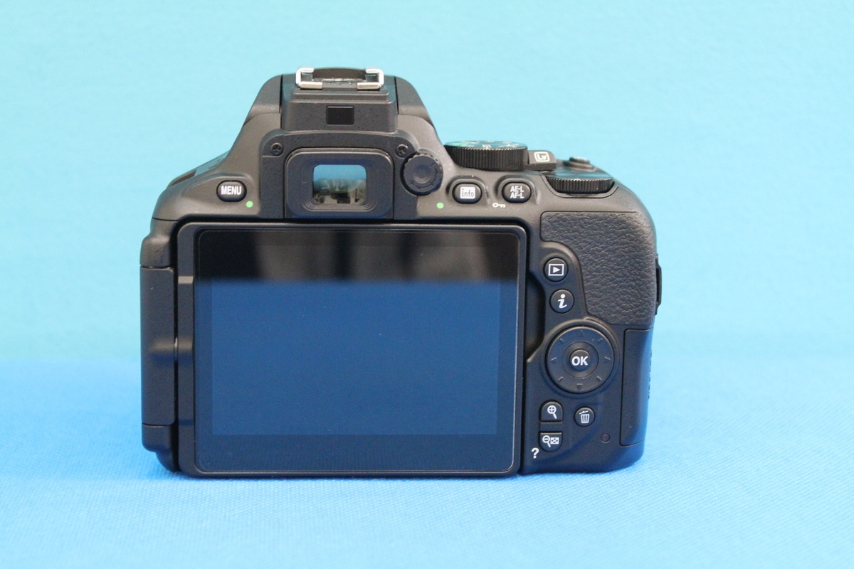 ニコン D5600 ボディ