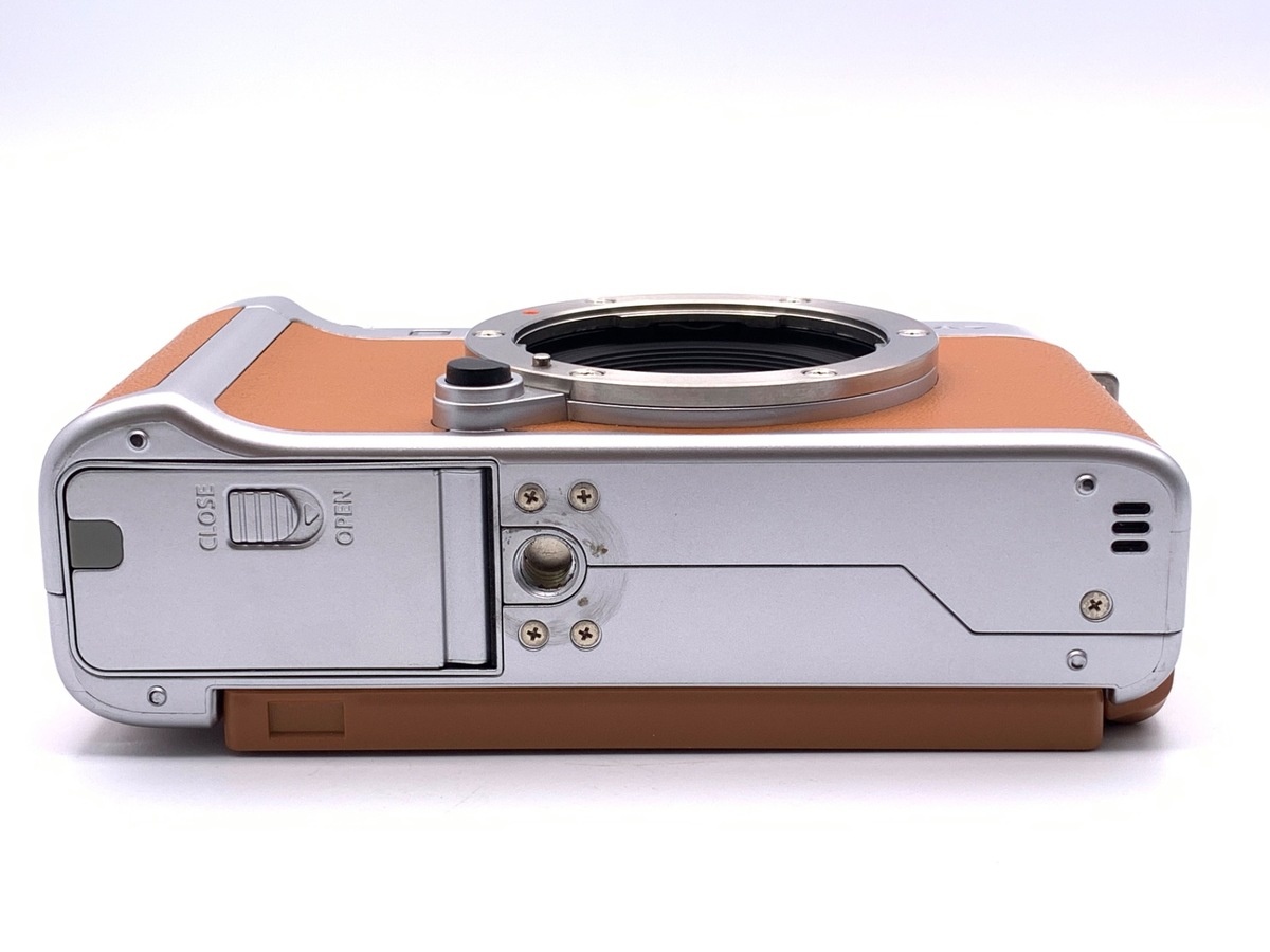 フジフイルム X-A7 ボディ キャメル